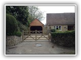single_oak_framed_garage,_driveway__gates